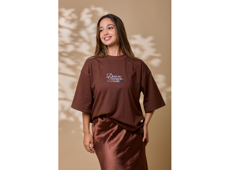 Camiseta com mensagem cristã